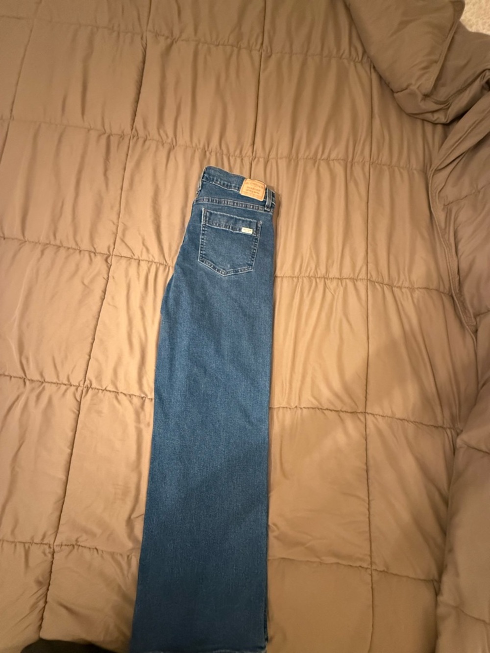 Levi's Women's Wide-Leg Jeans in Medium Blue Wash - Picture 4 of 5